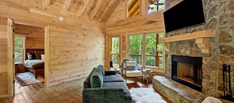 Creek & Cozy-Charming 2BR Creekside Cabin in Ellijay- AC, Fire Pit, Nature