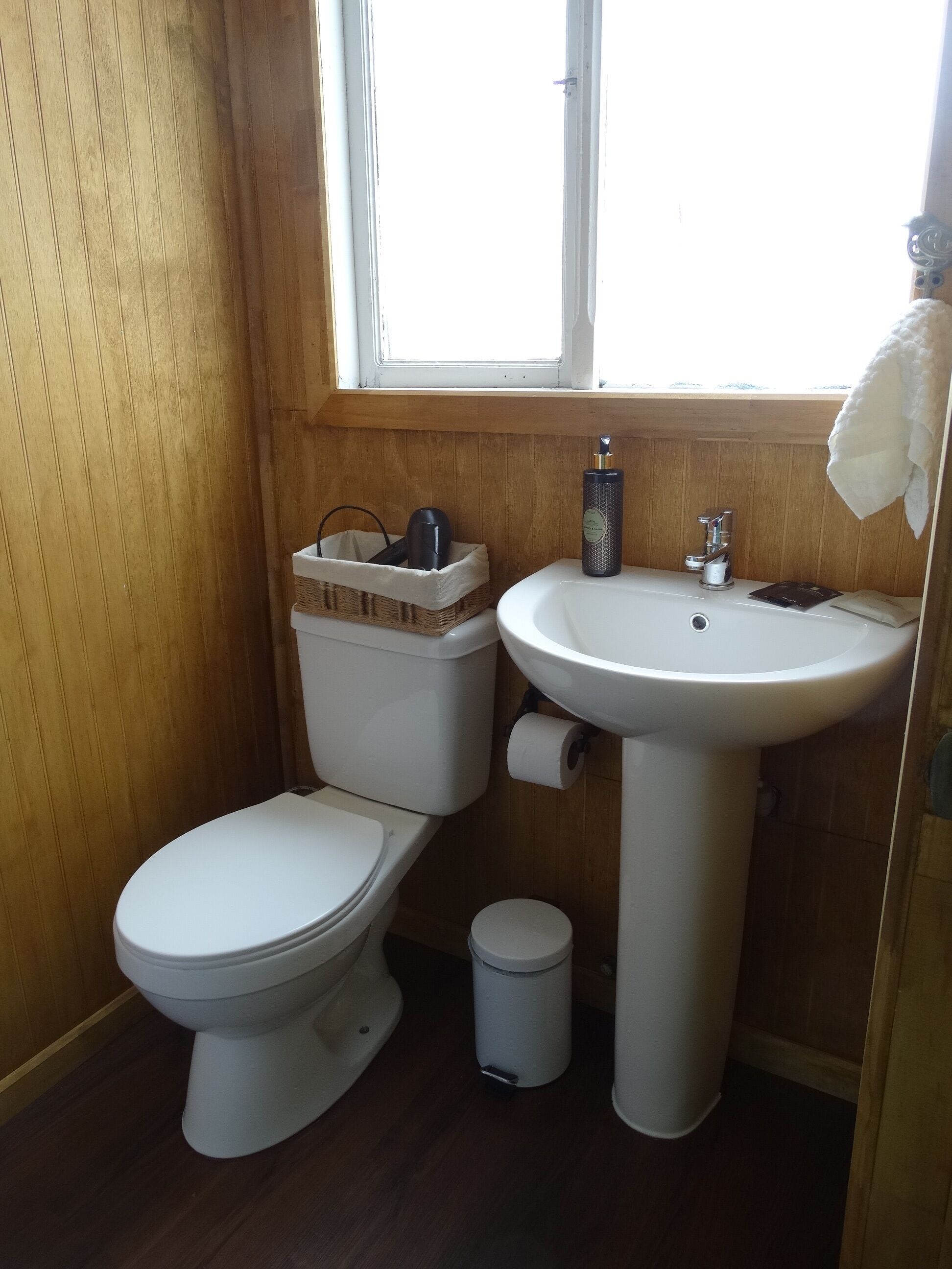 Superior Double or Twin Room, Courtyard View | Bathroom