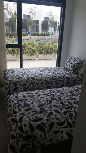 Apartment | 3 bedrooms, iron/ironing board - 3-bedroom Flat in Alicante (Torrevieja)