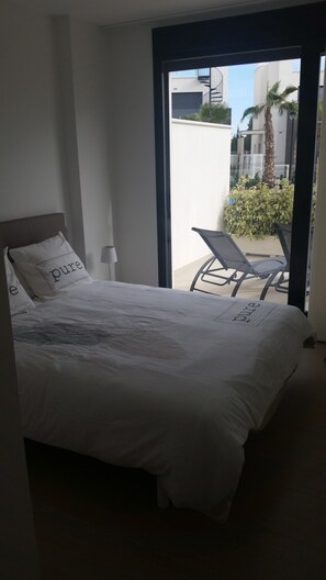 Apartment | 3 bedrooms, iron/ironing board - 3-bedroom Flat in Alicante (Torrevieja)