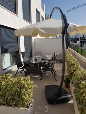 Apartment | Balcony - 3-bedroom Flat in Alicante (Torrevieja)