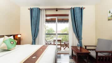 Family Quadruple Room, Balcony, Pool View