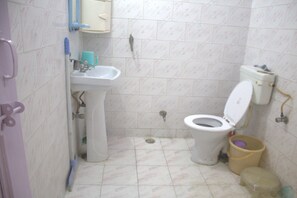 Dusche, Haartrockner, Bidet, Handtücher