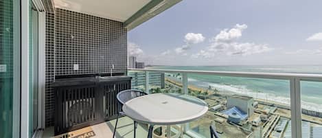 Basic Apartment | Outdoor dining