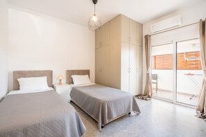 2 chambres, fer et planche à repasser, Wi-Fi, draps fournis