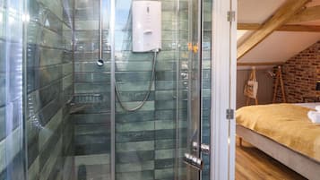 1 bedroom, individually decorated, individually furnished, free WiFi