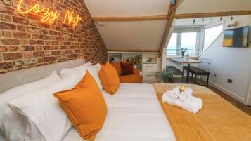 1 bedroom, individually decorated, individually furnished, free WiFi