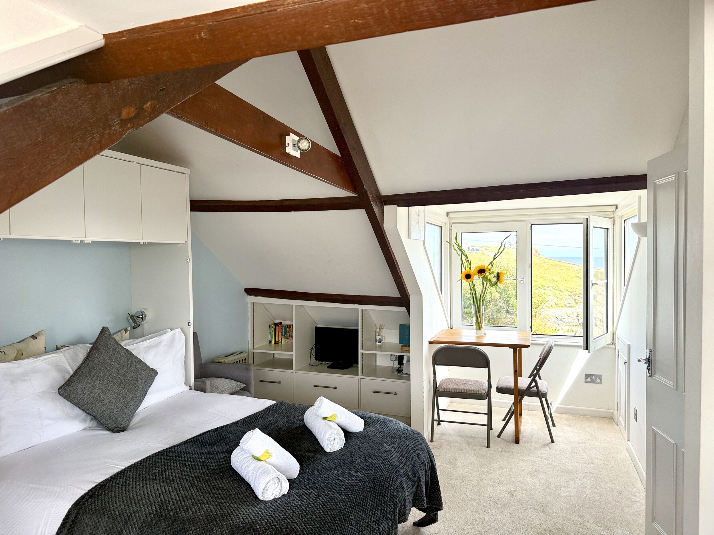 1 chambre, décoration personnalisée, ameublement personnalisé