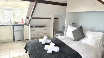 1 bedroom, individually decorated, individually furnished, free WiFi