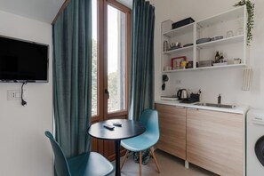 Dining - GuestHost - Comfy Studio-Flat (Milan)