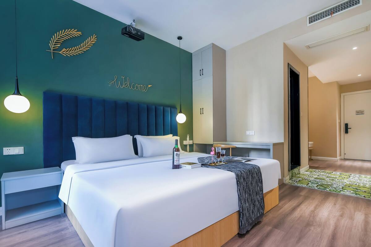 Habitación sénior | Sistema de insonorización, wifi gratis, ropa de cama