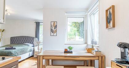 Zentrales & ruhiges Apartment mit Terrasse – ideal für Köln-Trip