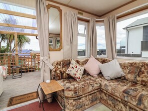 Living area - Big Bertha by the Sea (Bideford)