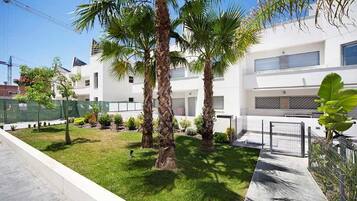 Apartemen | Kolam renang | Kolam renang outdoor