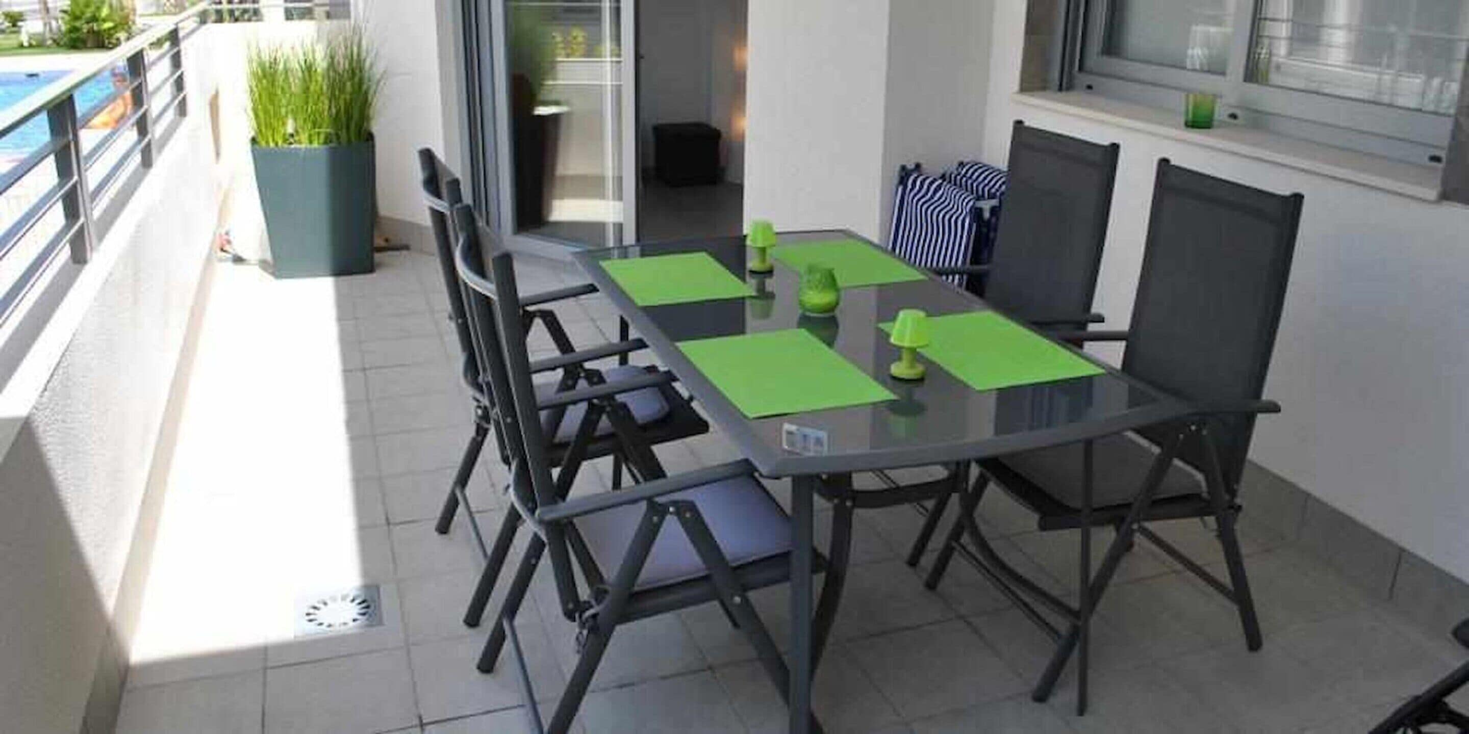 Apartamento | Restaurante al aire libre