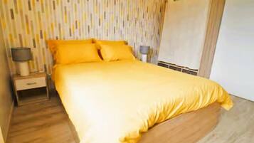 Free WiFi, bed sheets