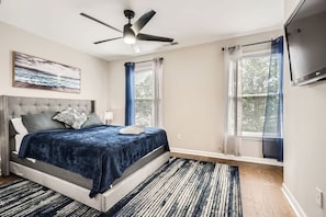 3 bedrooms, iron/ironing board, WiFi, bed sheets