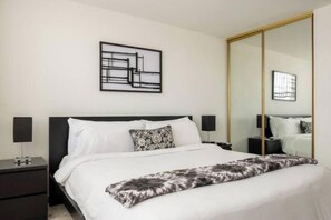 1 habitación y ropa de cama 