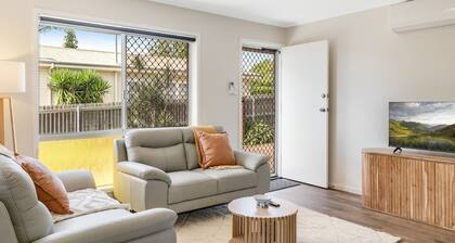 Charm in Leafy Centenary Heights!