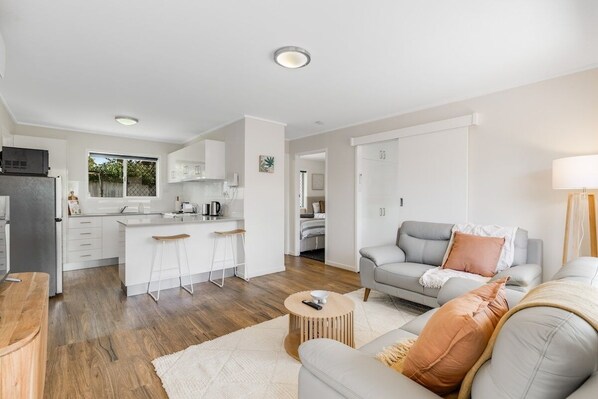 TV - Charm in Leafy Centenary Heights! (Centenary Heights)