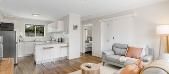 Charm in Leafy Centenary Heights!