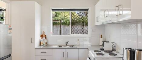 Fridge, microwave, oven, stovetop