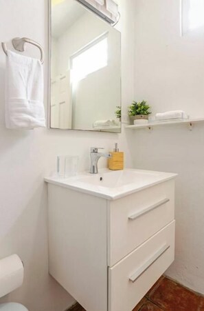 Bathroom - La Casita at Ocean Park (San Juan)