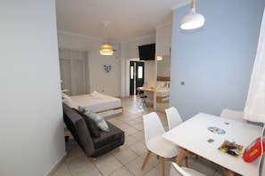 1 bedroom, desk, iron/ironing board, free WiFi