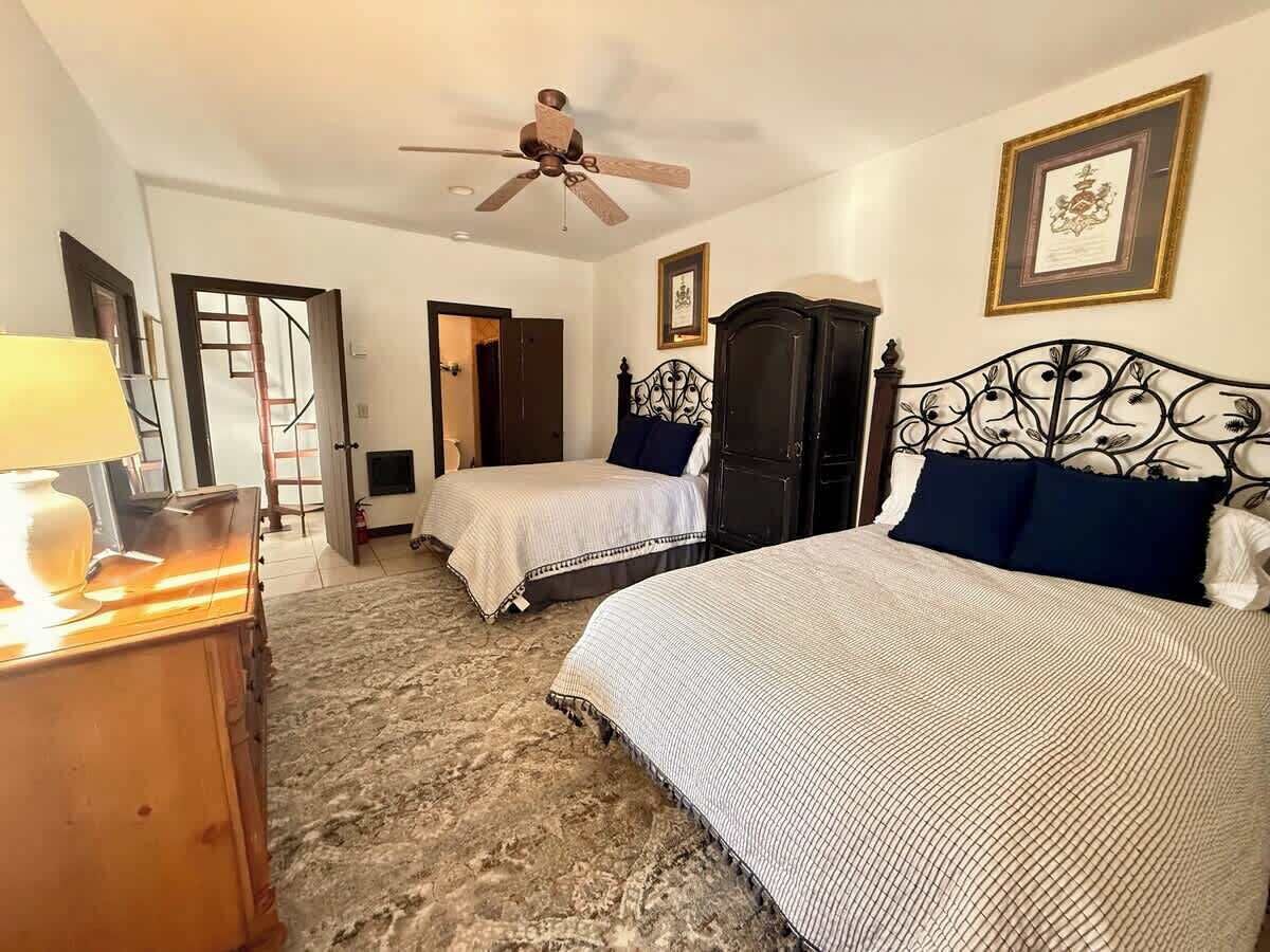 8 bedrooms, free WiFi, bed sheets