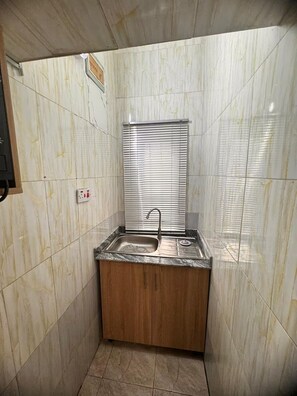 Shower, bidet, towels, soap