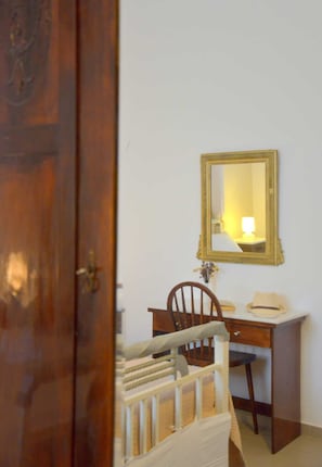 1 chambre, fer et planche à repasser, Wi-Fi gratuit, draps fournis
