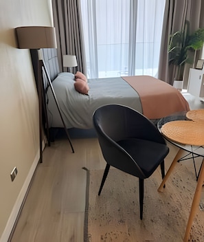 Apartment | Blackout curtains, soundproofing, iron/ironing board, free WiFi
