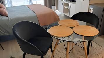 Apartment | Blackout drapes, soundproofing, iron/ironing board, free WiFi