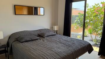 3 slaapkamers, een strijkplank/strijkijzer, wifi, beddengoed
