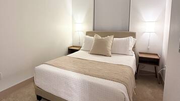 2 bedrooms, internet, bed sheets