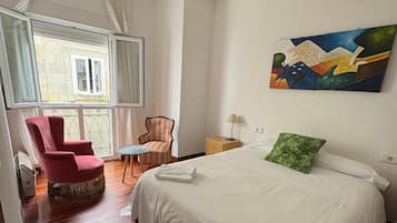 4 chambres, fer et planche à repasser, Wi-Fi, draps fournis