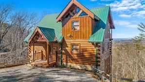 Unclassified image, 4 of 58, button - Mountain Views/ Secluded 3 King Bed Master Suites/Pet friendly w/fee (Sevierville)