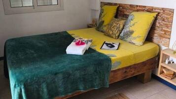 1 sovrum, strykjÀrn/strykbrÀda, gratis wi-fi och sÀngklÀder