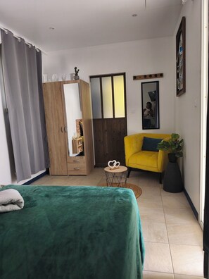 1 bedroom, iron/ironing board, free WiFi, bed sheets