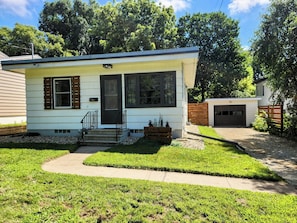 Exterior - Meet Bev, a charming 2-bedroom, pet-friendly home in Rochester (Rochester)