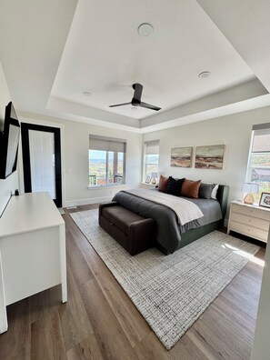 4 quartos, Wi-Fi de cortesia, roupa de cama