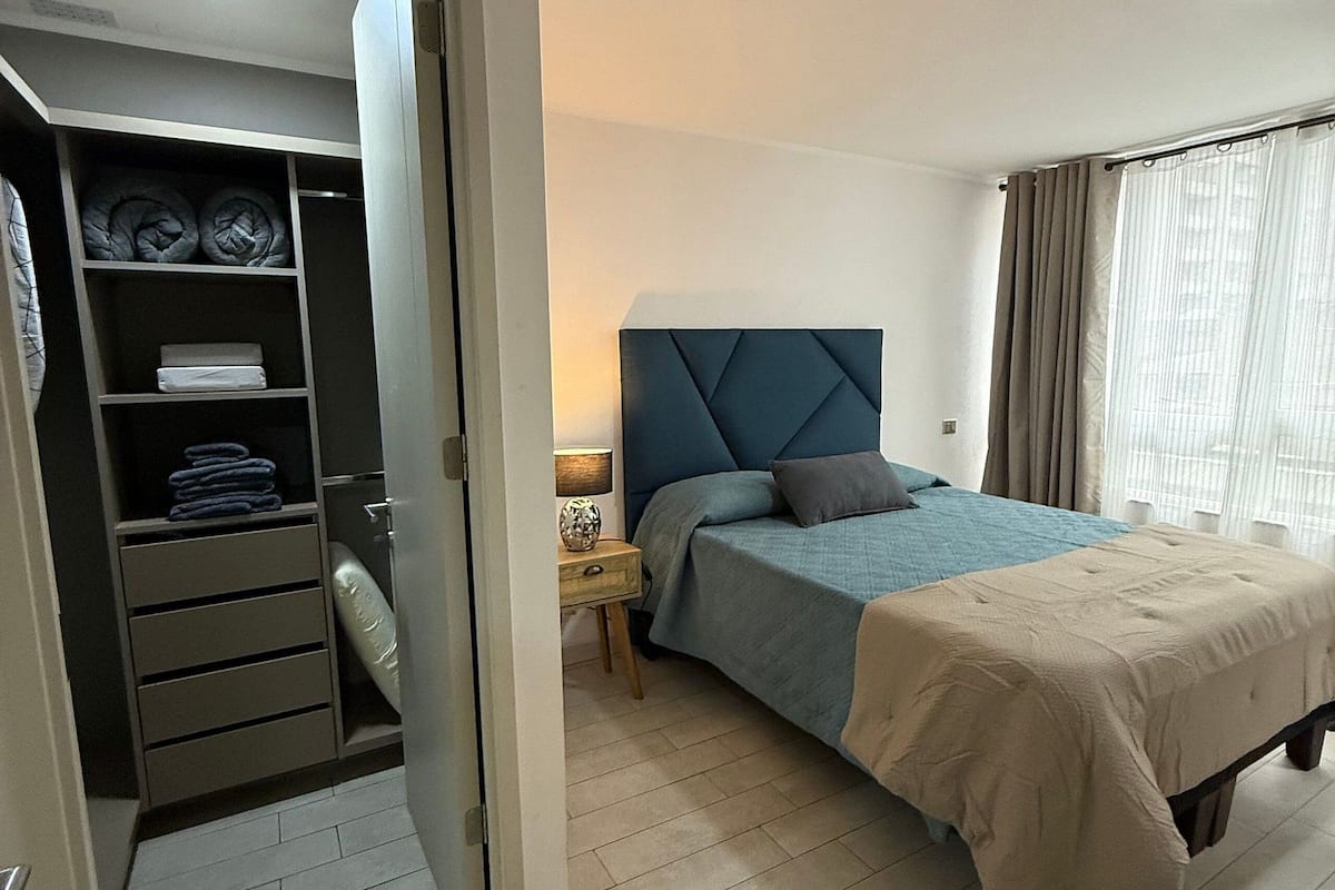 Apartamento | Quartos à prova de som, ferros/tábuas de passar roupa, Wi-Fi de cortesia