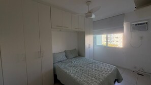 2 bedrooms, iron/ironing board, internet, bed sheets