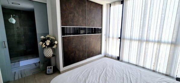 2 bedrooms