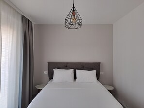 3 bedrooms, iron/ironing board, travel crib, WiFi - Modern villa with a private pool (Bogišići)