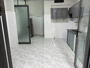 Basic Apartment | Private kitchen