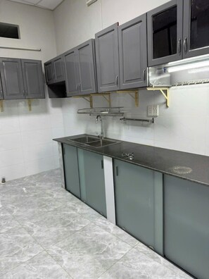 Basic Apartment | Private kitchen