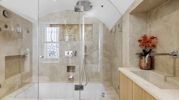 Haartrockner, Handtücher