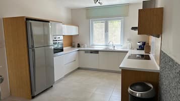 Frigorífic, forn, placa de cuina i rentaplats