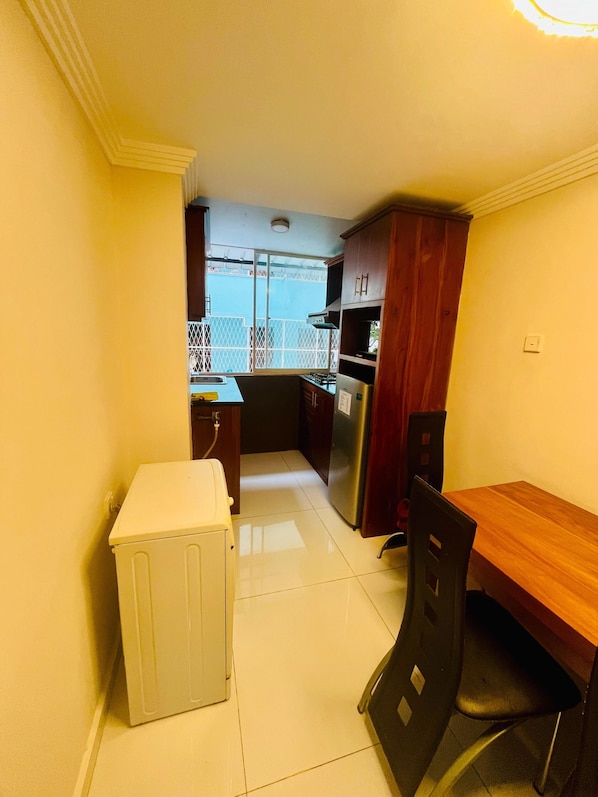 Basic Room, 2 Bedrooms - New York Guest House and Restaurant Colombo 06 (Colombo)